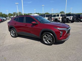 Used 2024 Chevrolet Trax LT w/ Driver Confidence Package FWD video 1