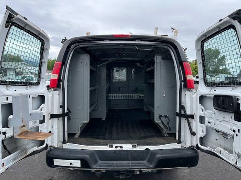 Used 2015 Chevrolet Express 2500 RWD image 14