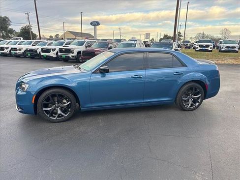 Used 2023 Chrysler 300 Touring w/ Sport Appearance Package image 12