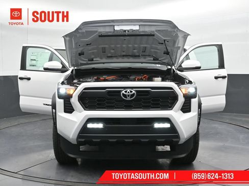 Used 2024 Toyota Tacoma TRD Off-Road w/ TRD Off Road Upgrade Package AWD/4WD image 61