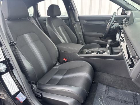 Used 2025 Honda Civic Sport image 11