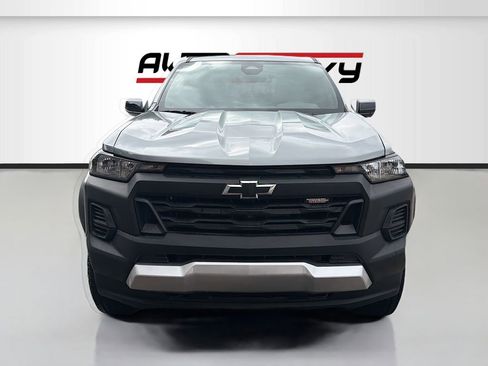 Used 2024 Chevrolet Colorado Trail Boss w/ Technology Package AWD/4WD image 2