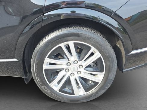 Used 2024 Cadillac Lyriq Tech RWD image 5