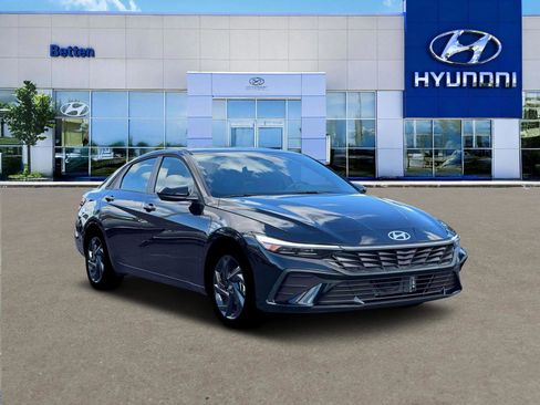 New 2026 Hyundai Elantra Sport FWD image 11