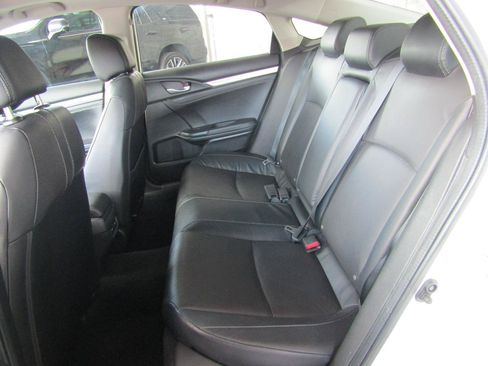 Used 2016 Honda Civic Touring image 10