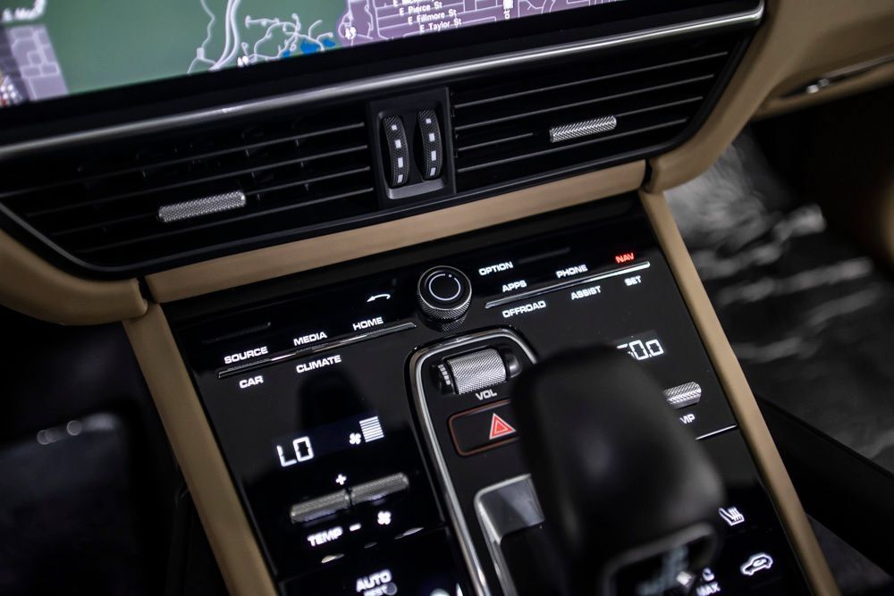 Used 2021 Porsche Cayenne Turbo AWD/4WD image 31