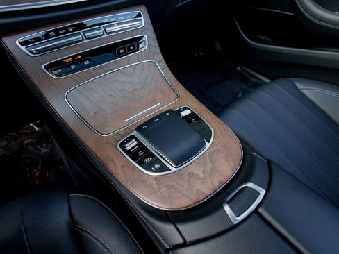 Used 2022 Mercedes-Benz E 350 Sedan image 29