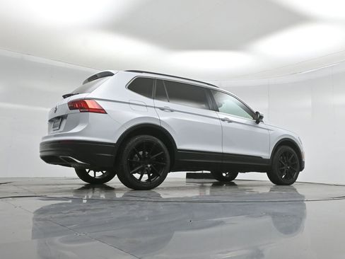 Used 2019 Volkswagen Tiguan SE w/ Panoramic Sunroof Package FWD image 48