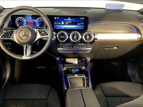 New 2026 Mercedes-Benz GLB 250 4MATIC image 7