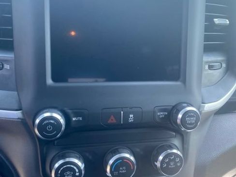 Used 2022 RAM 3500 Big Horn w/ Protection Group AWD/4WD image 7