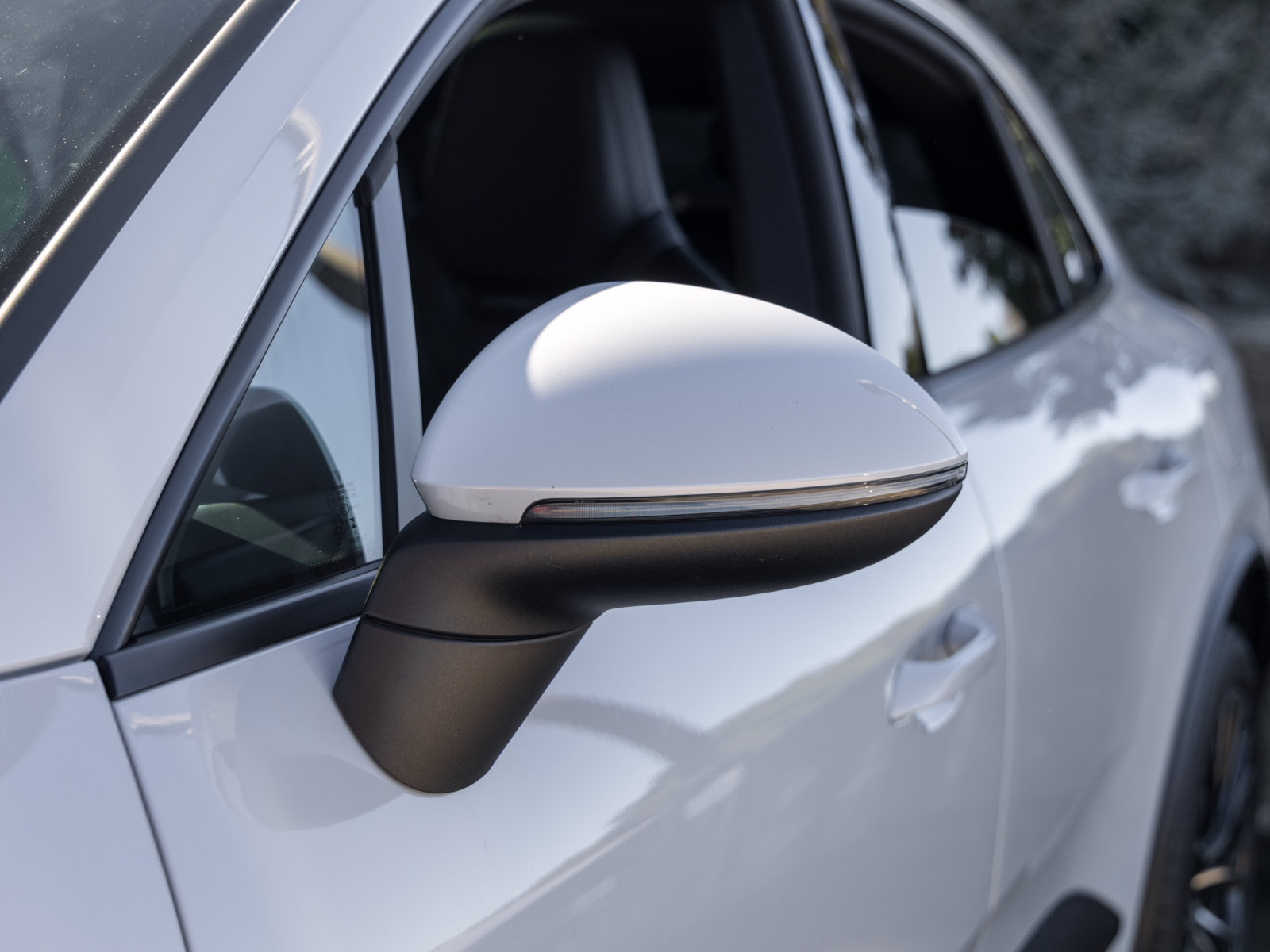 Certified 2025 Porsche Macan Electric RWD image 19