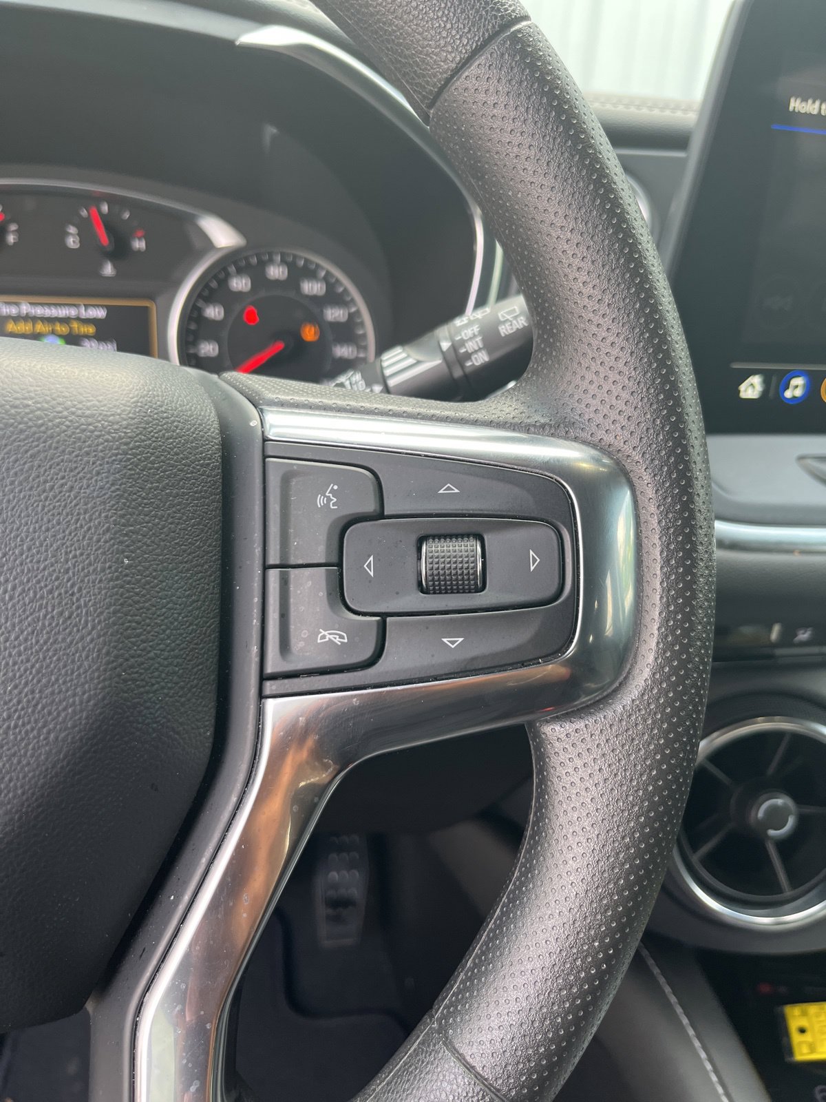 Used 2025 Chevrolet Blazer LT FWD image 13