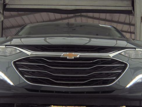 Used 2020 Chevrolet Malibu LT FWD image 2