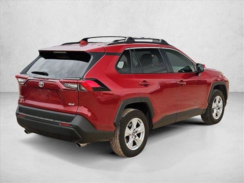 Used 2019 Toyota RAV4 XLE w/ Convenience Package FWD image 5