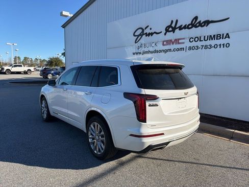 Certified 2023 Cadillac XT6 Premium Luxury image 3