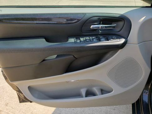 Used 2017 Dodge Grand Caravan SE w/ Power Window Group FWD image 11