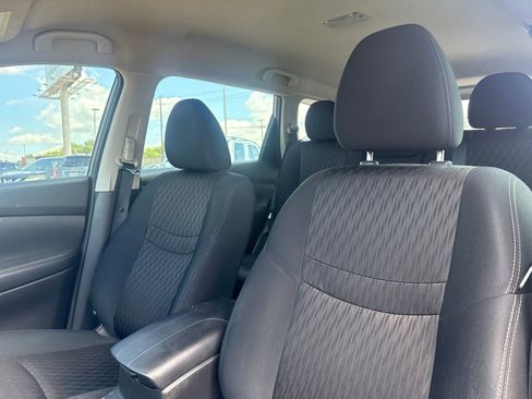 Used 2018 Nissan Rogue S FWD image 10