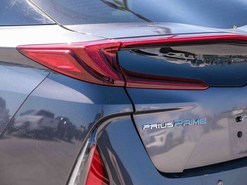 Used 2021 Toyota Prius Prime Limited w/ Carpet Mat Package (TMS) FWD image 7