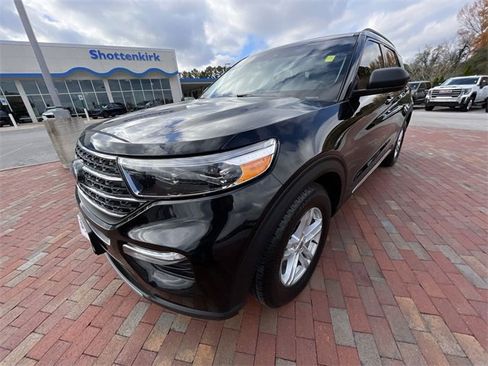 Used 2022 Ford Explorer XLT w/ Equipment Group 202A image 29