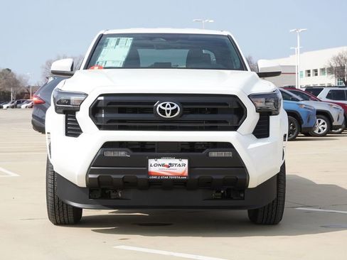 Used 2026 Toyota Tacoma SR5 image 3