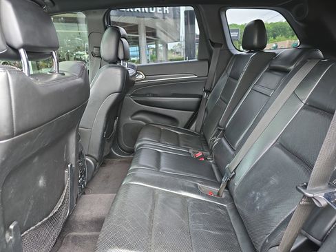 Used 2017 Jeep Grand Cherokee Limited w/ Luxury Group II AWD/4WD image 15
