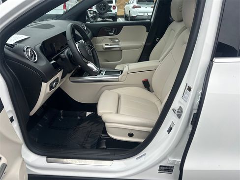 Certified 2026 Mercedes-Benz GLA 250 image 9