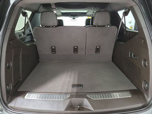 Used 2022 GMC Yukon XL Denali w/ Advanced Technology Package image 22