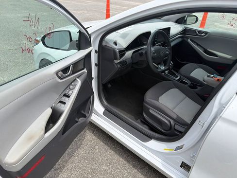 Used 2020 Hyundai Ioniq Blue FWD image 11