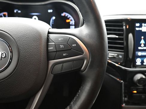 Used 2022 Jeep Grand Cherokee Limited AWD/4WD image 23