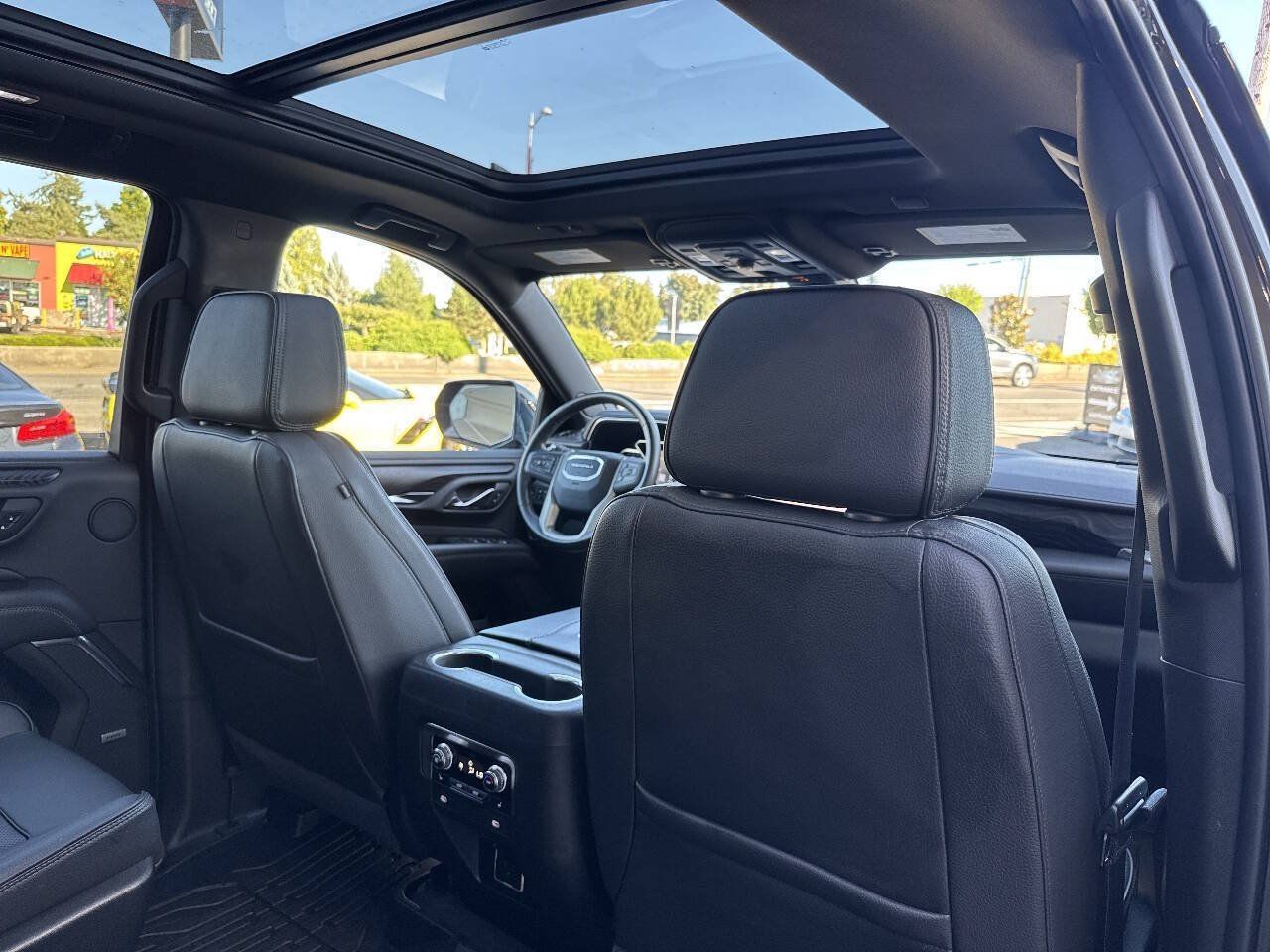 Used 2021 GMC Yukon Denali AWD/4WD image 24
