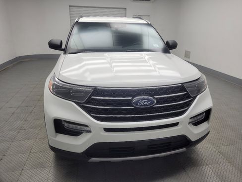 Used 2020 Ford Explorer XLT w/ Equipment Group 202A AWD/4WD image 14