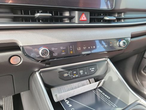 New 2026 Kia Carnival EX FWD image 18