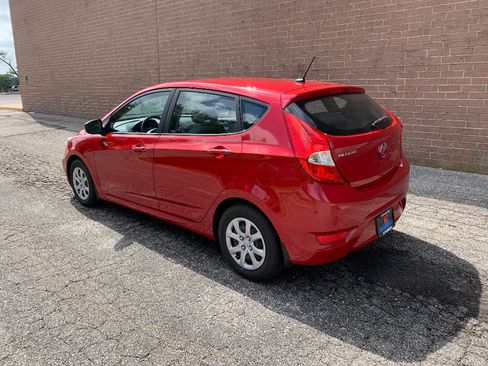 Used 2013 Hyundai Accent GS FWD image 3
