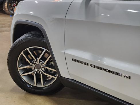 Used 2022 Jeep Grand Cherokee Limited RWD image 23