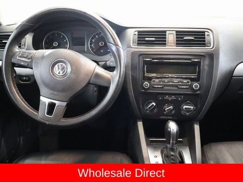 Used 2013 Volkswagen Jetta SE FWD image 12