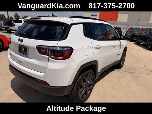 Used 2026 Jeep Compass Latitude AWD/4WD image 4
