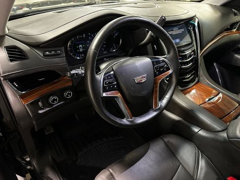 Used 2016 Cadillac Escalade Luxury image 8