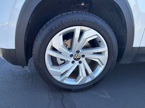 Used 2023 Volkswagen Atlas SE w/ Panoramic Sunroof Package AWD/4WD image 10
