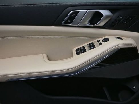 Used 2021 BMW X5 xDrive45e AWD/4WD image 17