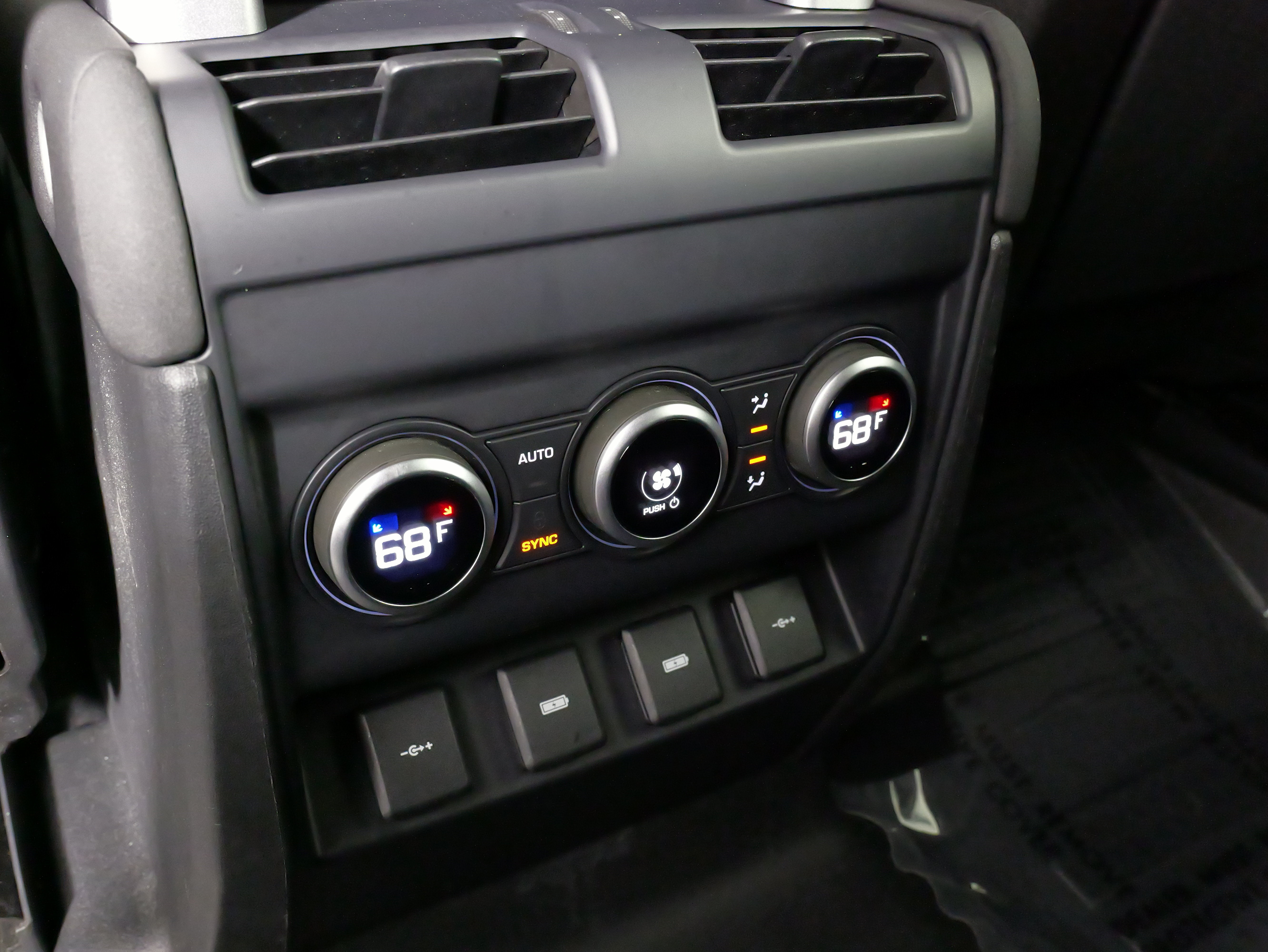 Used 2020 Land Rover Defender 110 SE AWD/4WD image 35