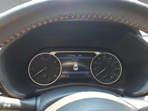 Used 2023 Nissan Sentra SR w/ SR Premium Package FWD image 12