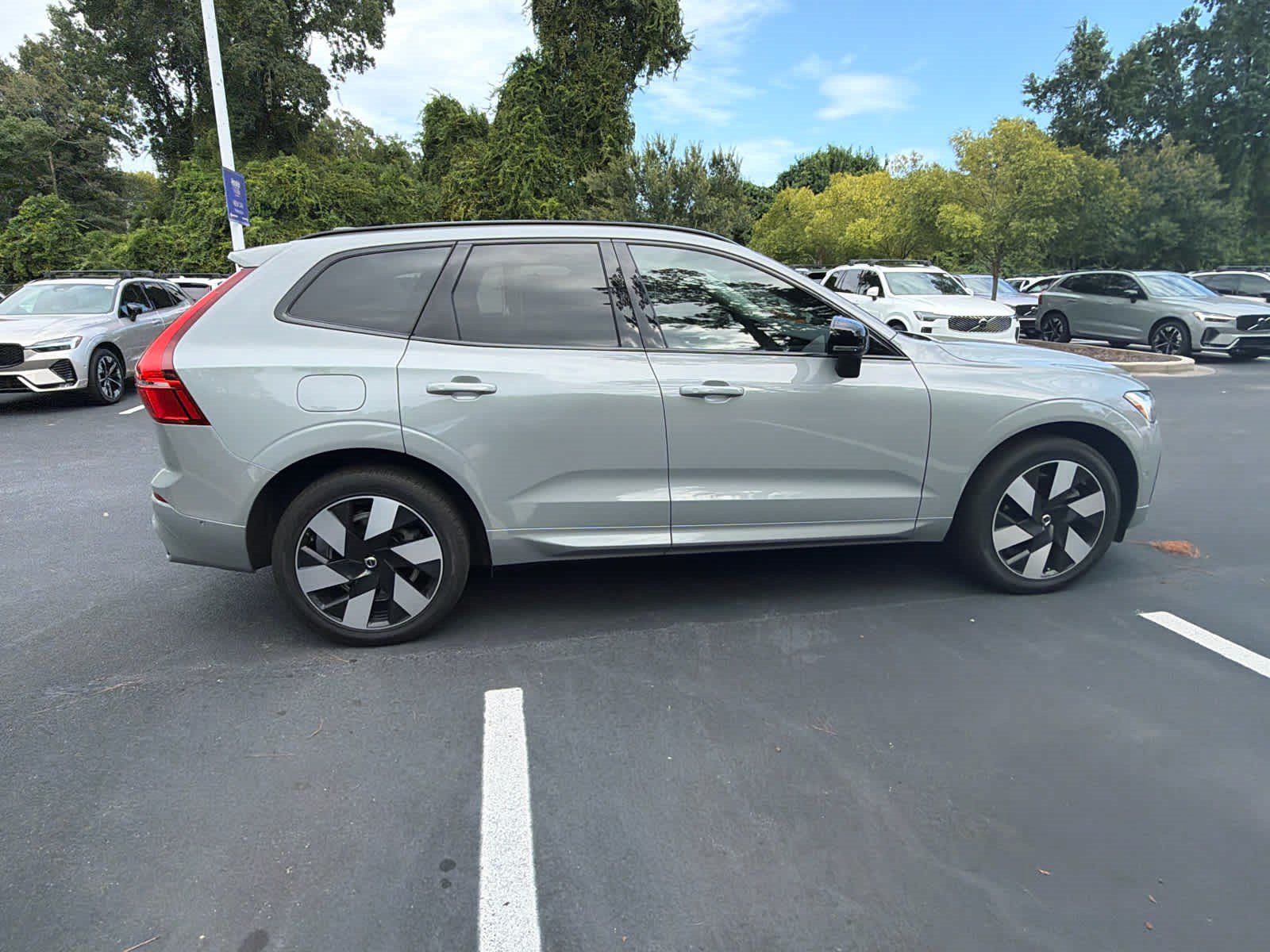 Used 2024 Volvo XC60 T8 Plus w/ Protection Package Premier AWD/4WD image 18