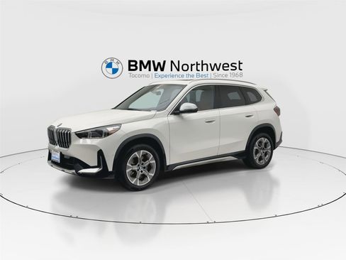 Used 2023 BMW X1 xDrive28i w/ Premium Package image 9
