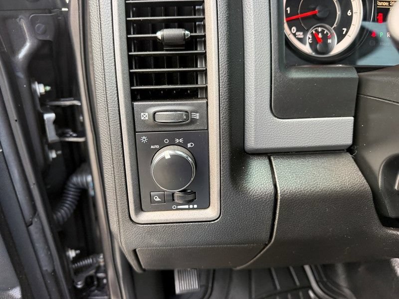 Used 2020 RAM 1500 Tradesman w/ Chrome Appearance Group AWD/4WD image 26