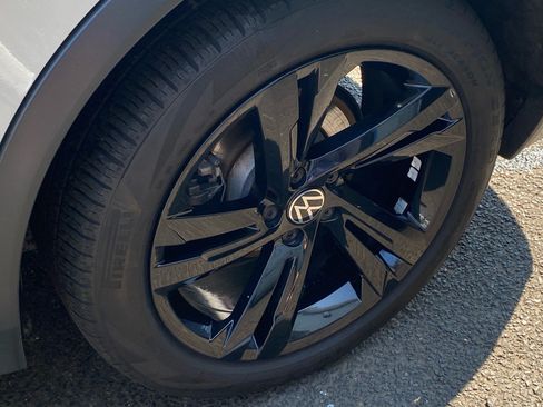 Certified 2024 Volkswagen Tiguan SE R-Line AWD/4WD image 19