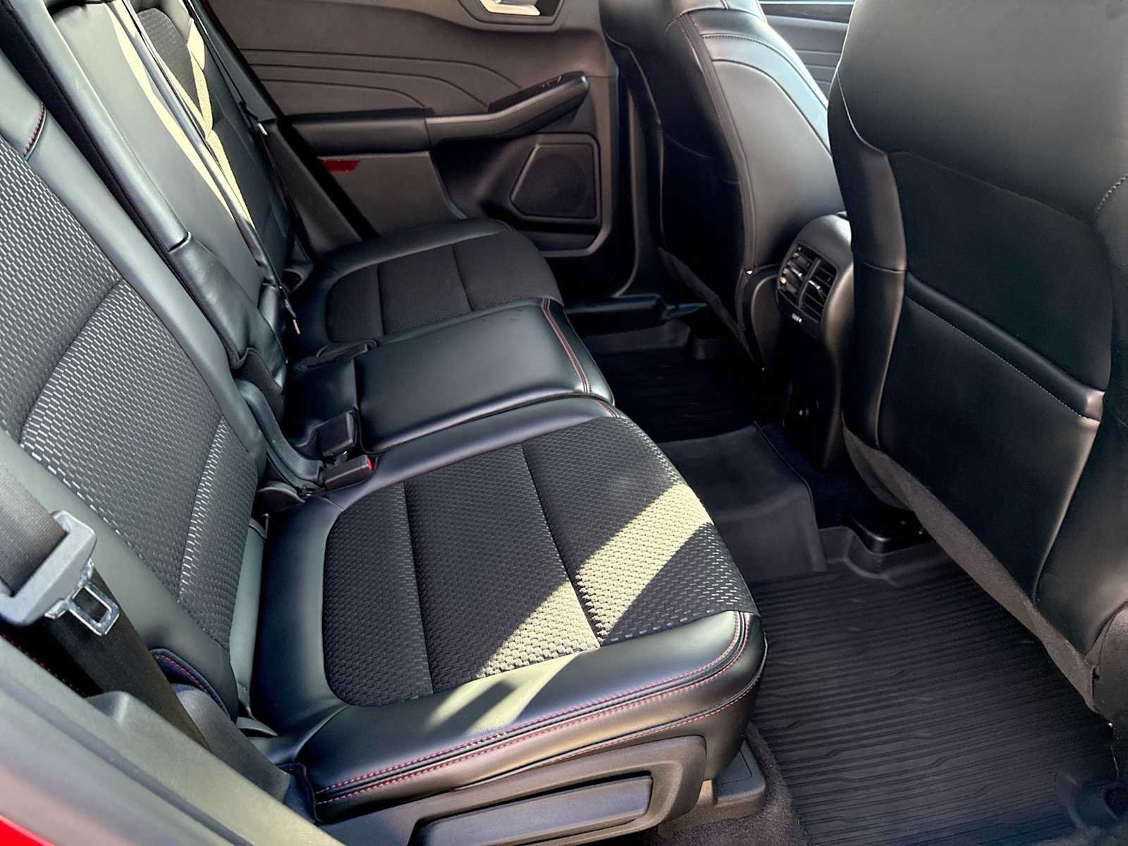 Used 2024 Ford Escape ST-Line w/ Tech Pack #1 AWD/4WD image 19