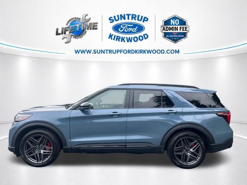 Used 2025 Ford Explorer ST w/ Sun And Sound Package RWD image 2