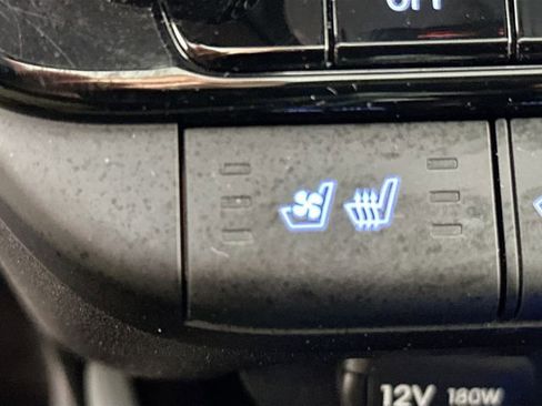 Used 2024 Hyundai Elantra Limited FWD image 19