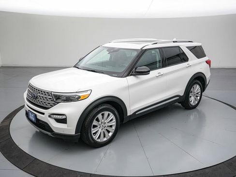 Certified 2023 Ford Explorer Limited w/ Equipment Group 301A image 8