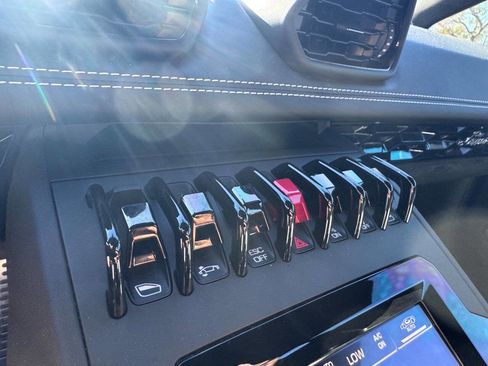 Used 2022 Lamborghini Huracan EVO image 73